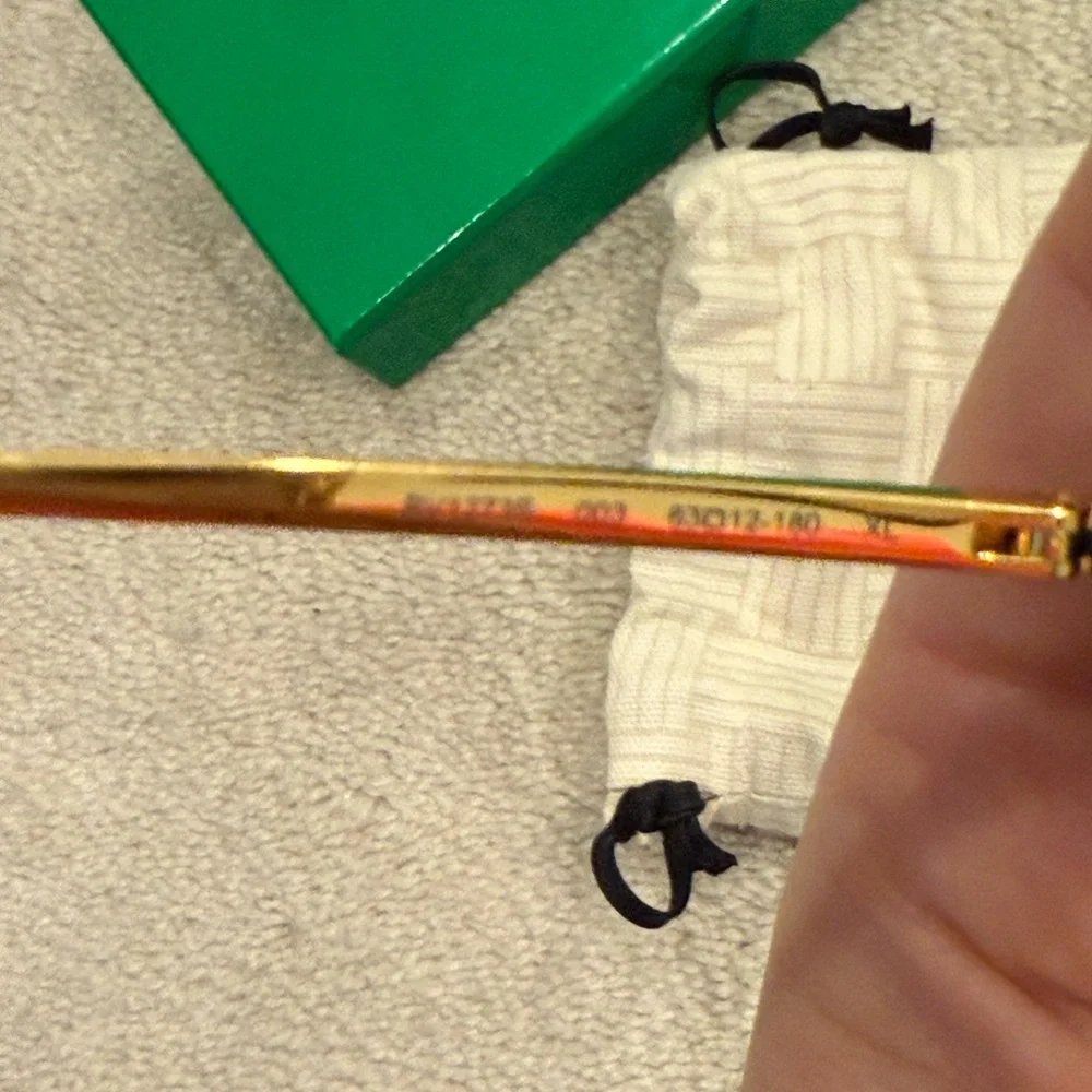 Bottega Veneta Gold Drop Earring Pilot Aviator Sunglasses 63mm BRAND NEW - Picture 4 of 4